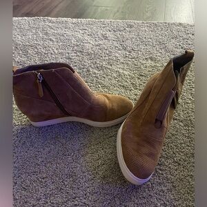 Size 10 brown suede bootie wedges